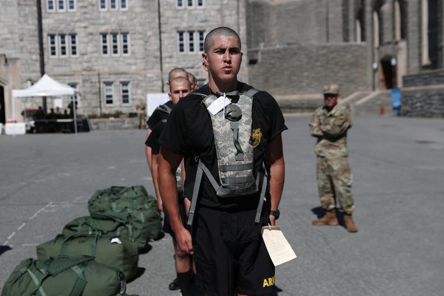 [ẢNH] Ngày nhập học ở Học viện quân sự danh giá bậc nhất Hoa Kỳ có gì đặc biệt?